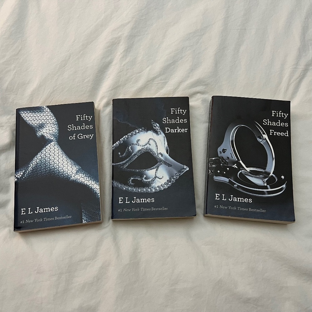 EL JAMES Fifty Shades Trilogy